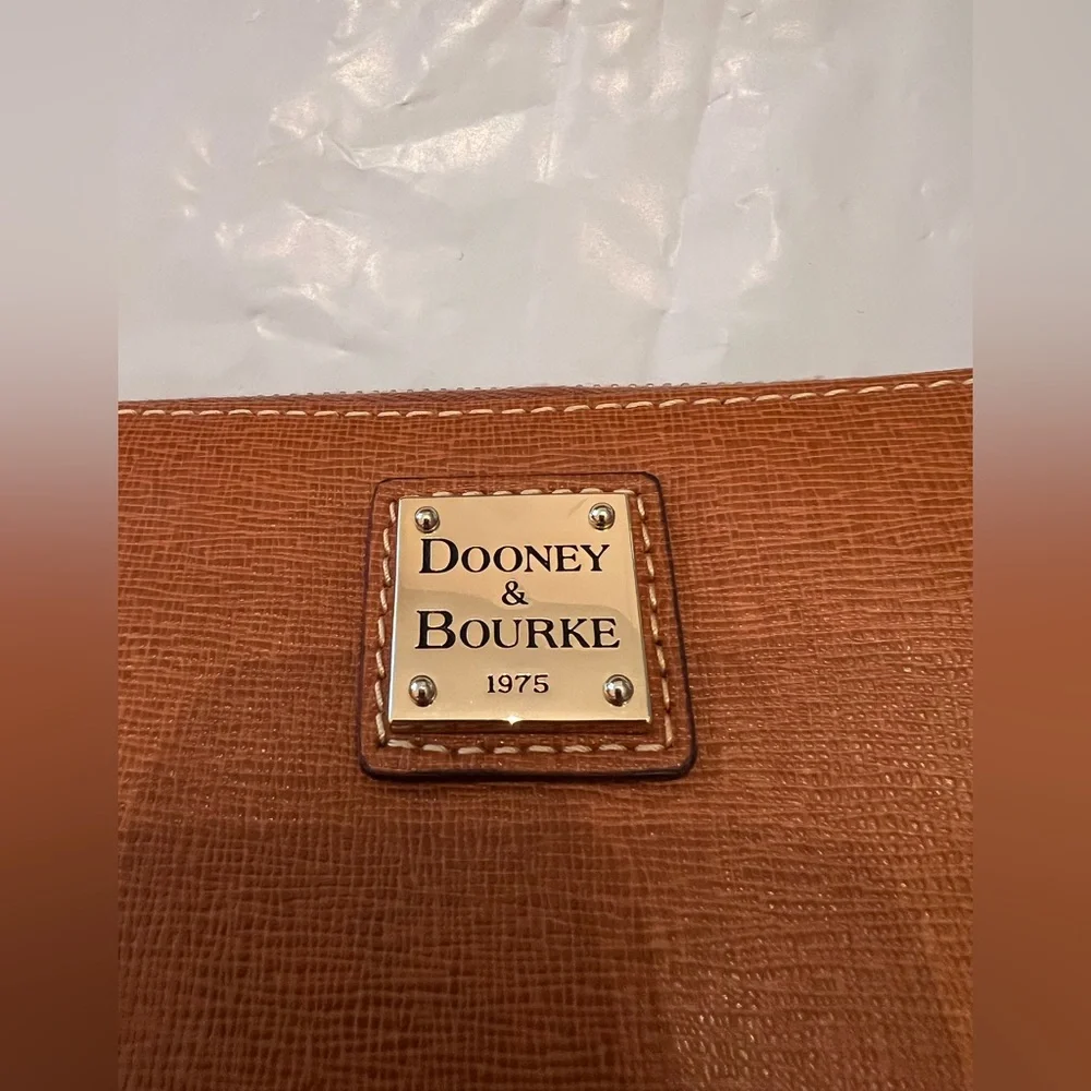 Dooney & Bourke | Saffiano Large Zip Wallet